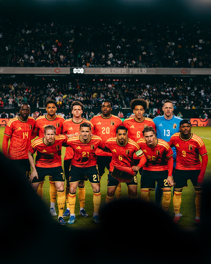 杏彩体育-比利时与墨西哥友谊赛1比1战平，德温特首发72分钟|科尔斯|萨勒|替补|出场|墨西哥队_新浪体育_新浪新闻